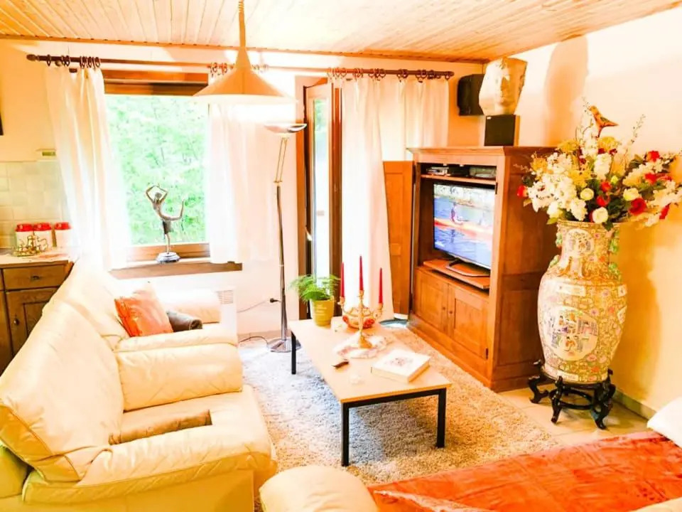 B&B Bourgeoisie***