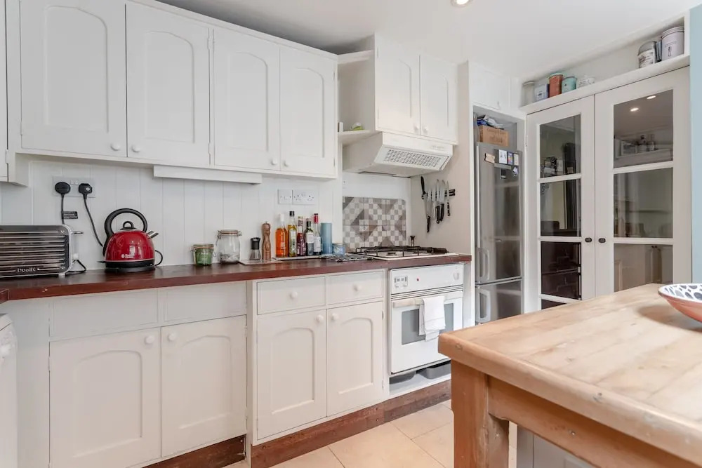 1 Bedroom Apartment in Kennington With Garden
