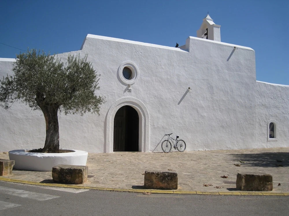 Country House in Ibiza Style With Beautiful Pool and Several Terraces