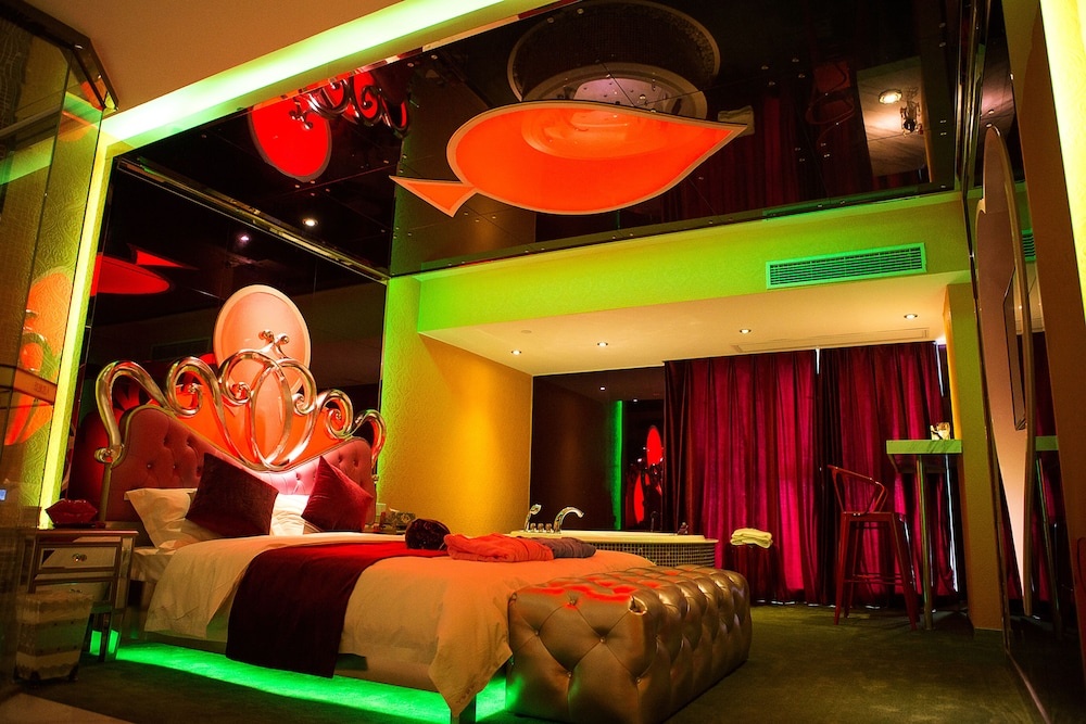 Rose Lover Hotel