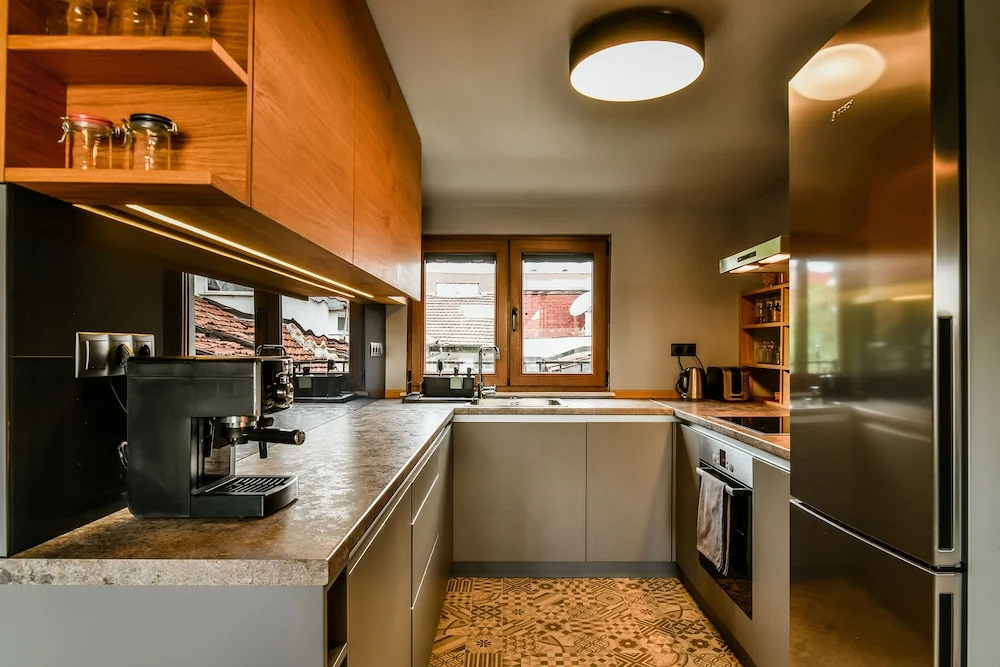 FM Luxury 3-BDR Apartment - 3 Levelled Home