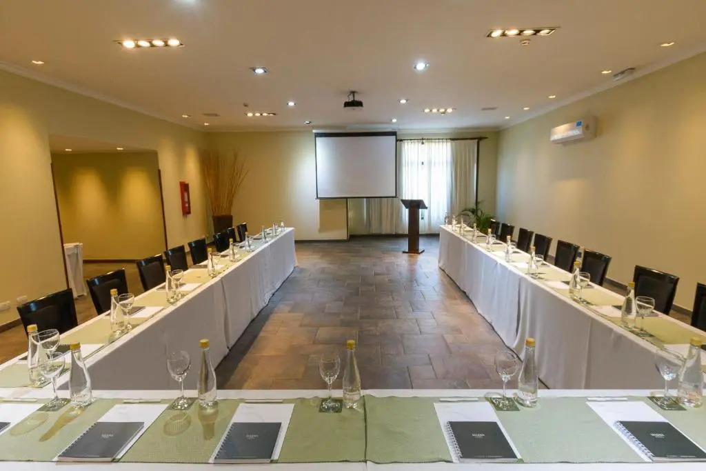 Xelena Hotel & Suites