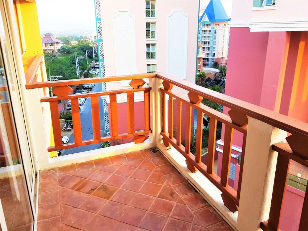 Spacious 2 Bedroom in Great Location Royal Hill Resort Pattaya