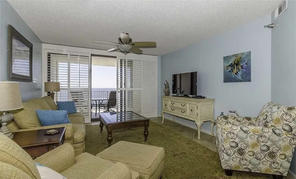 Windward Pointe 1003 - 3 Br condo by RedAwning