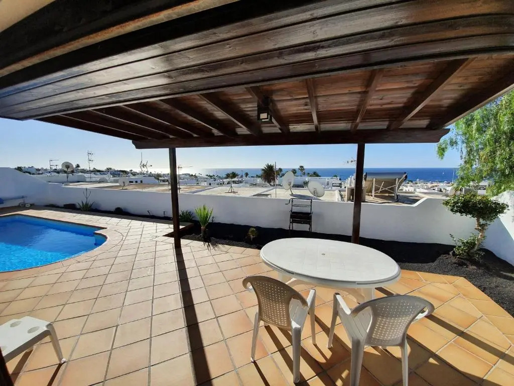 2 bedroom villa The Bungalow with private heated pool