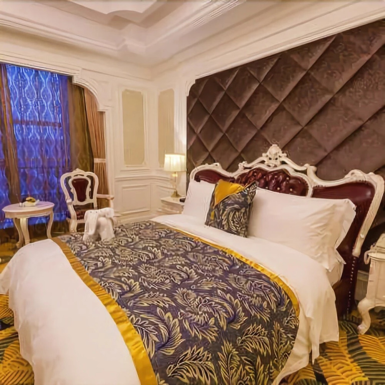 Celebrity City Hotel