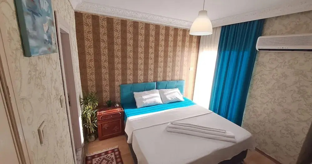 Otel B