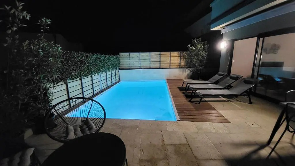 Villa avec piscine privée à 400m de la plage - 4 chambres