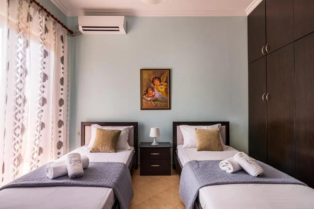 Great Alexander Suites