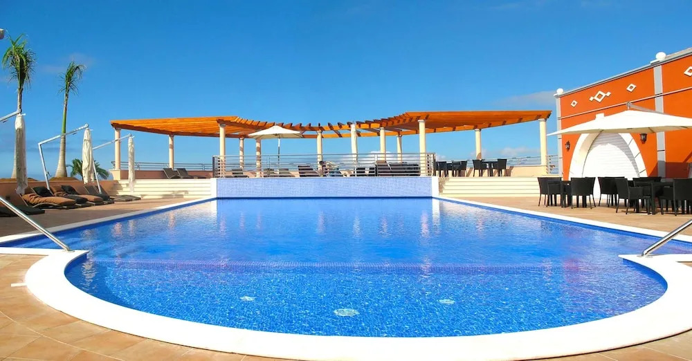 Apartment with One Bedroom in Funchal, with Wonderful Sea View, Shared Pool, Furnished Garden - 4 Km From the Beach