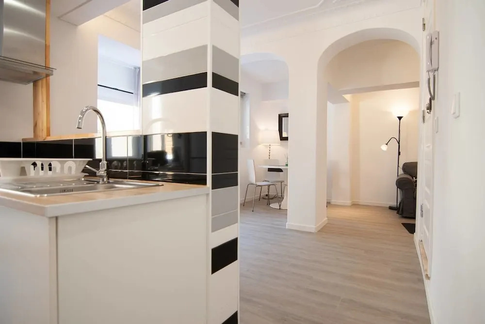 Alameda Apartments & Rooms
