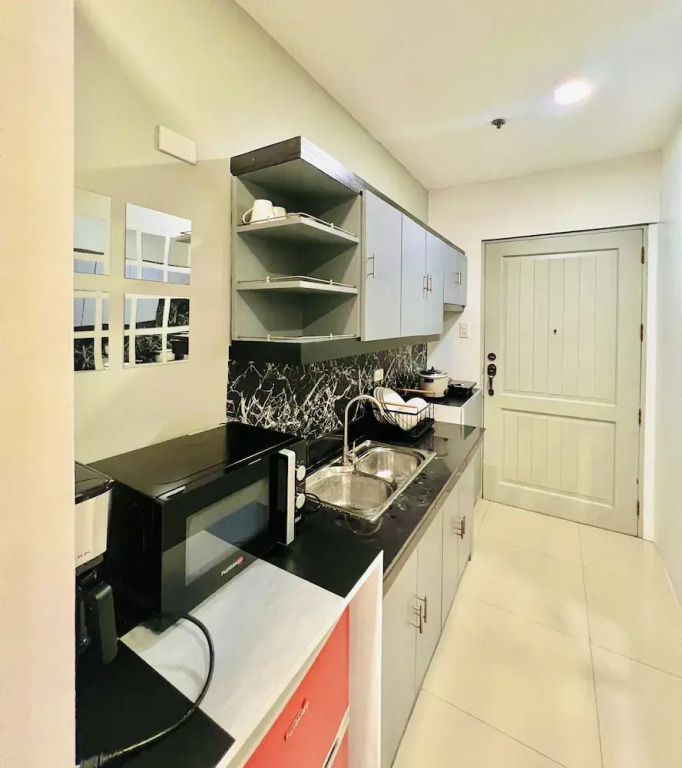 People's Condo Atria