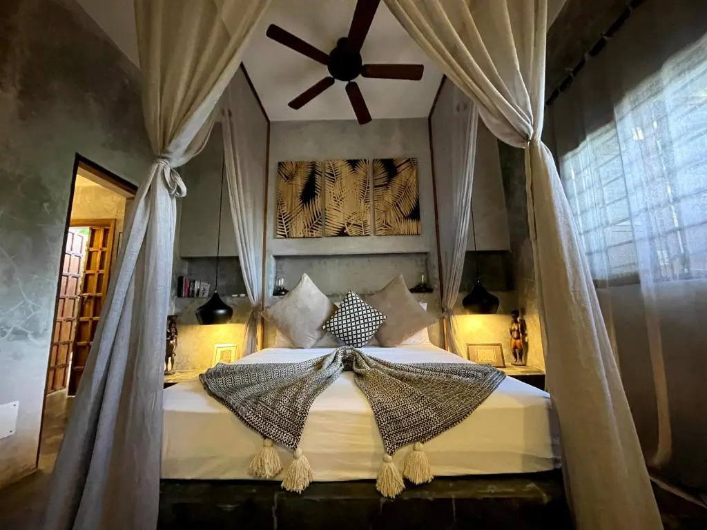 Joya Beach Suites & Villa
