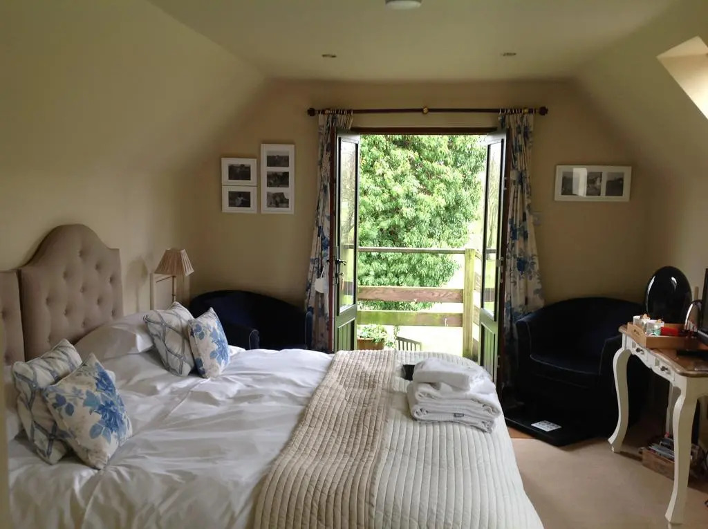 Great Ashley Farm Holiday Cottage & Shepherds Huts