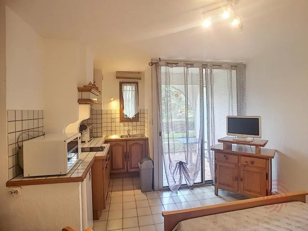 Appartement Lamalou-les-Bains, 1 pièce, 2 personnes - FR-1-451-98