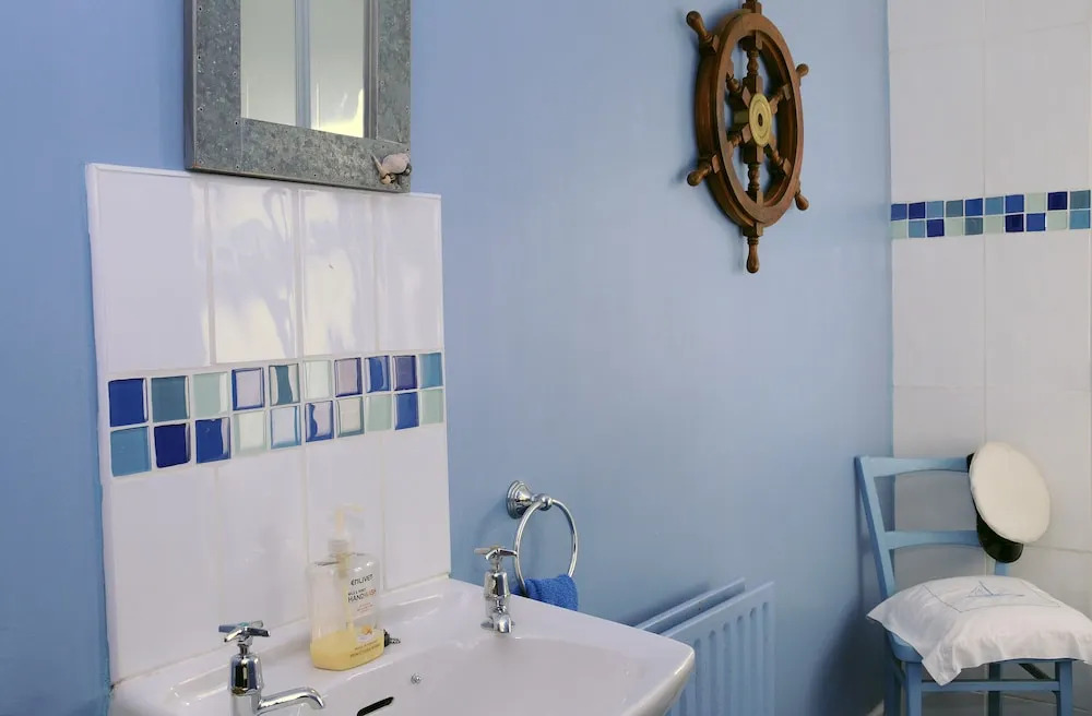 4-bed Cottage in Co. Galway 5 Minutes From Beach