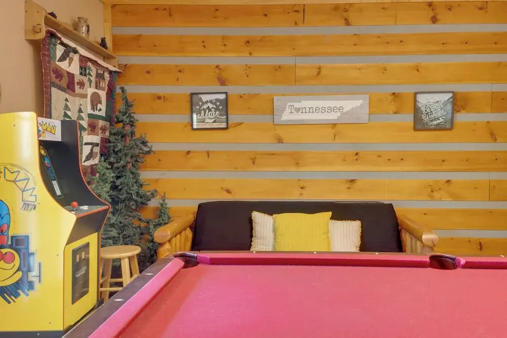 Private Hot Tub & Game Room: Mountain Retreat!
