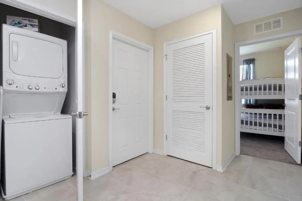 Three Bedrooms Storey Lake Orlando 201