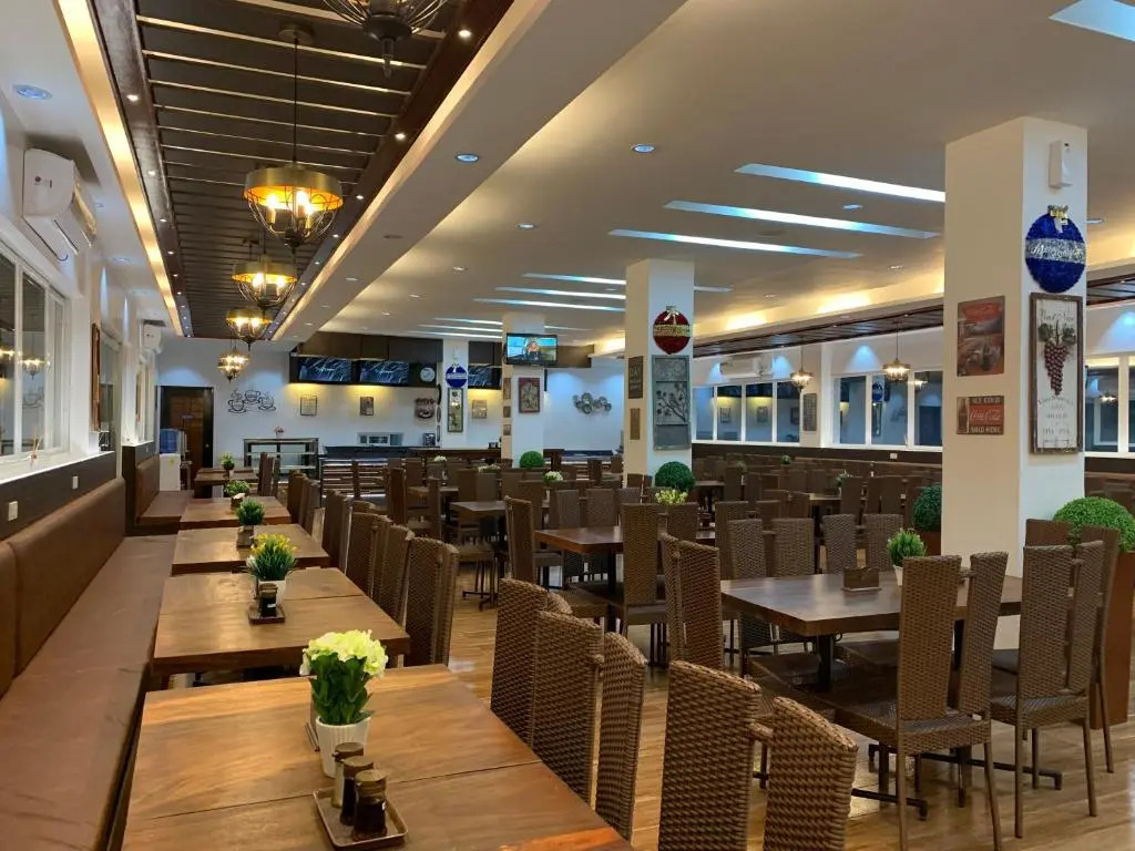 Villa MJ Maristela Beach Resort
