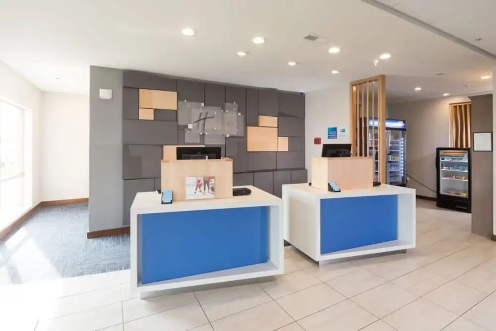 Holiday Inn Express & Suites - Michigan City by IHG