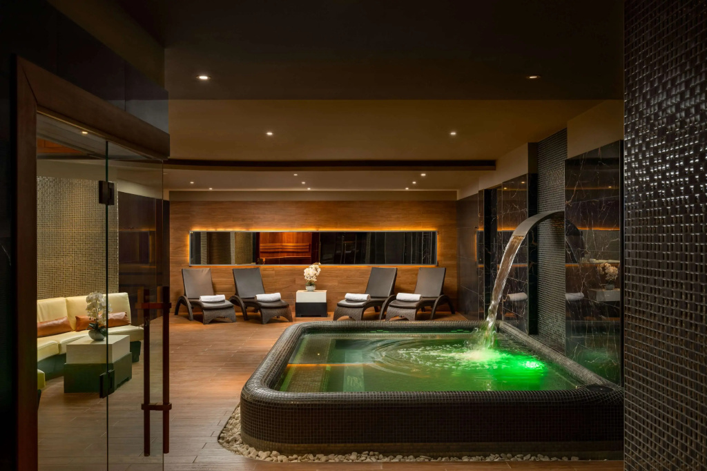 Отель Radisson Blu Leogrand