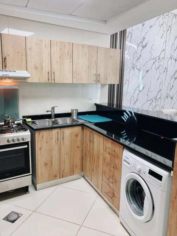 Lux High Rise Marina Apartment