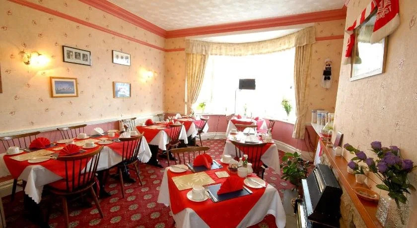 Longcroft Lodge