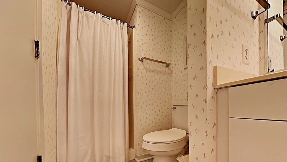 Laurel Court #205