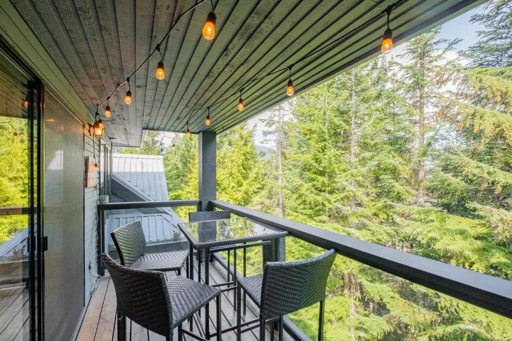 Powderhorn 205 by Outpost Whistler
