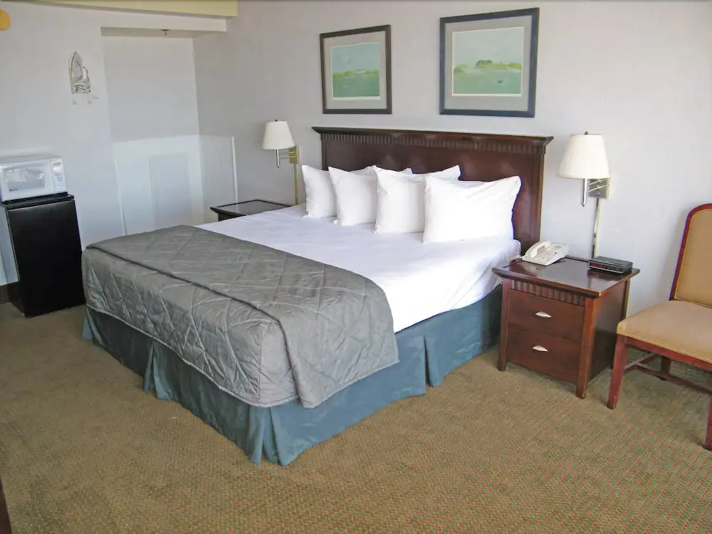 Neptune Park Inn
