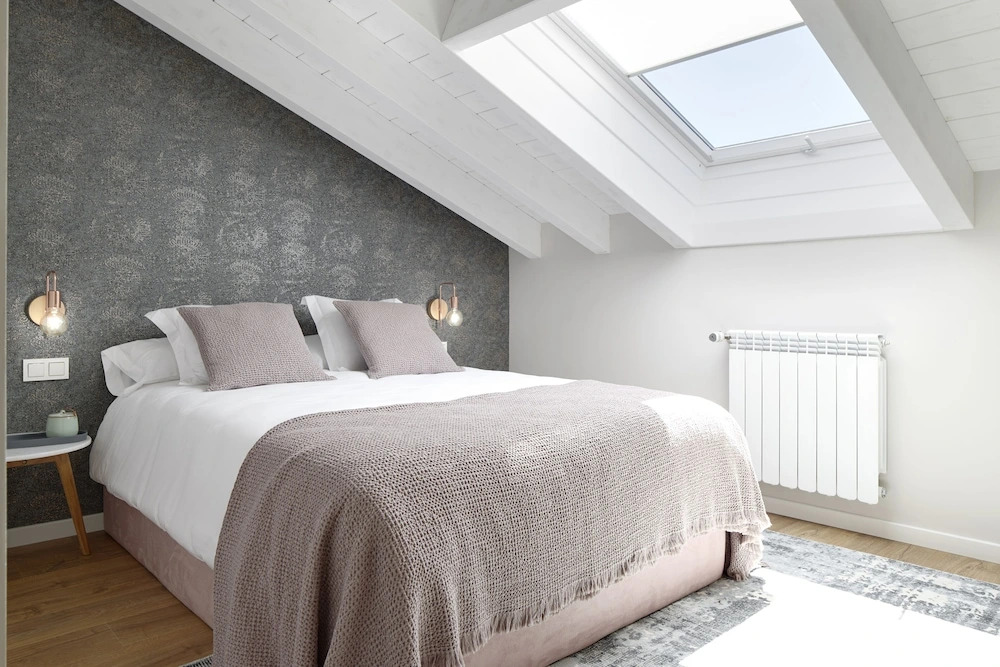 H SUITE3B by Smiling Rentals