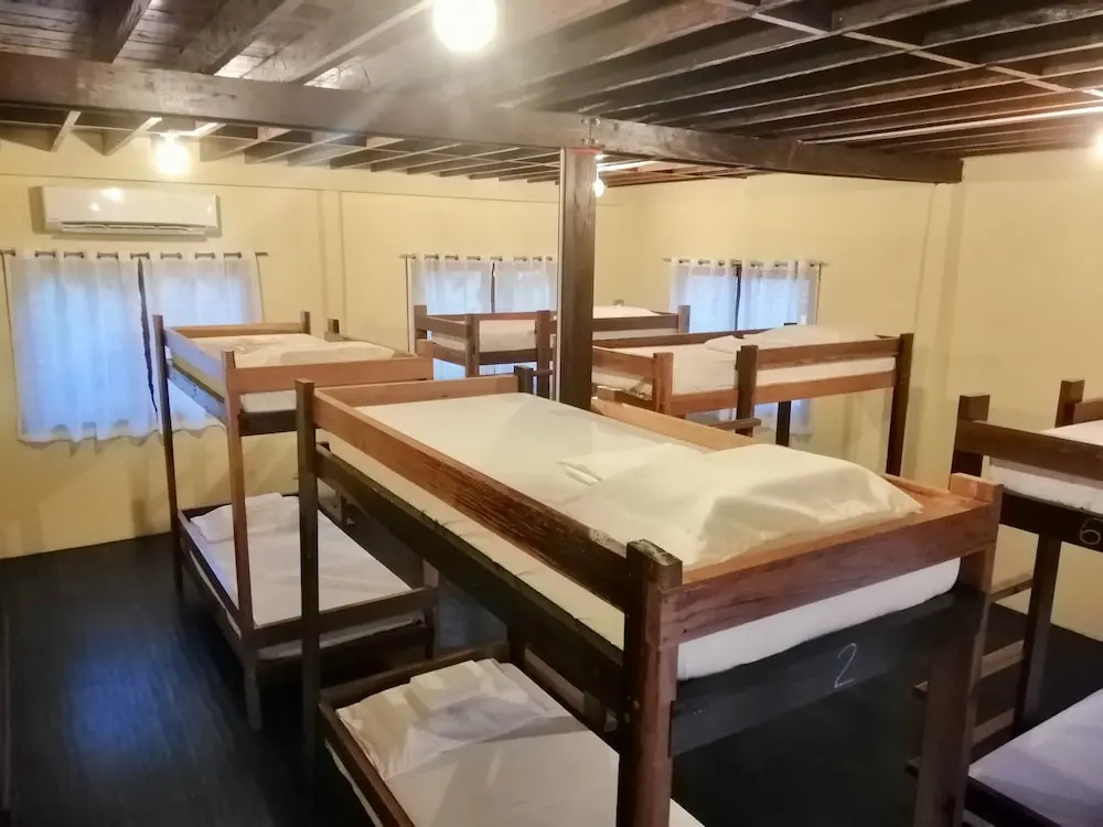 Ilakai Hostel - Adults Only