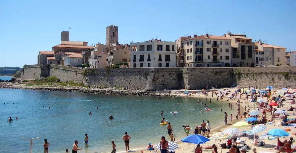 Apartment With one Bedroom in Antibes, With Furnished Terrace and Wifi