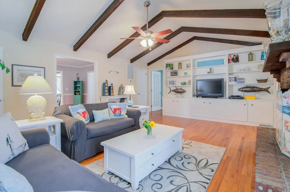 13 44th Ave. - 3 Br Home