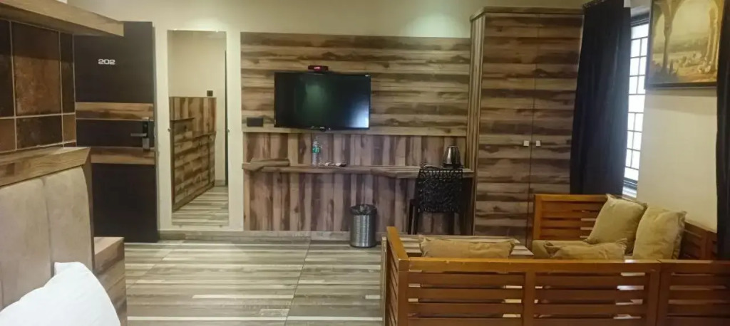 Oyo 23602 Laxman Residency