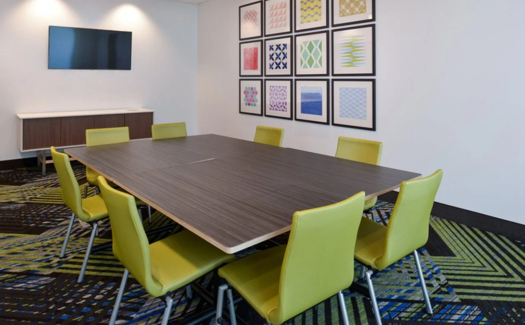 Holiday Inn Express & Suites - Ottumwa by IHG