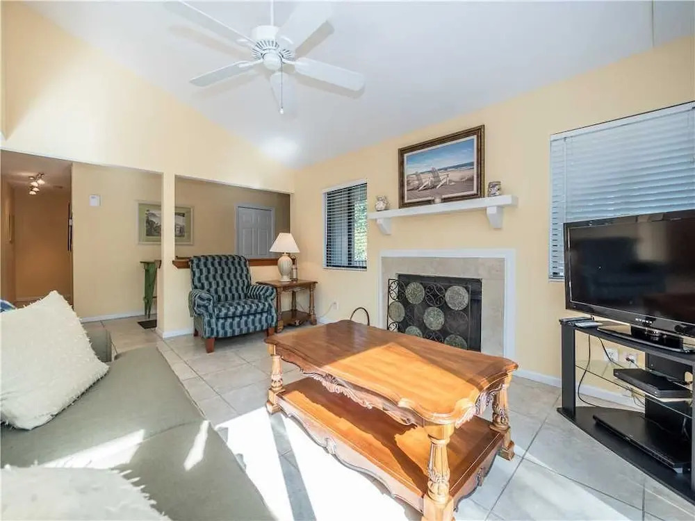 Beachwalk 186, 1 Bedroom, Sleeps 4, Pool, Near Beach