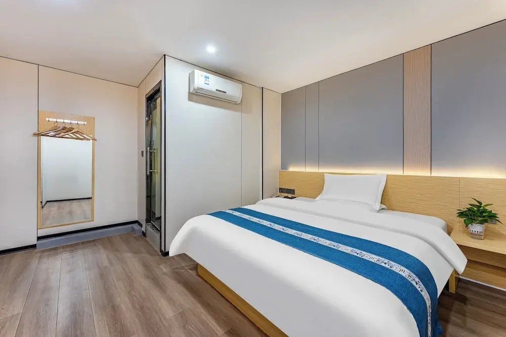 Guangzhou Kaiyue Hotel Luoxi Metro Station Branch