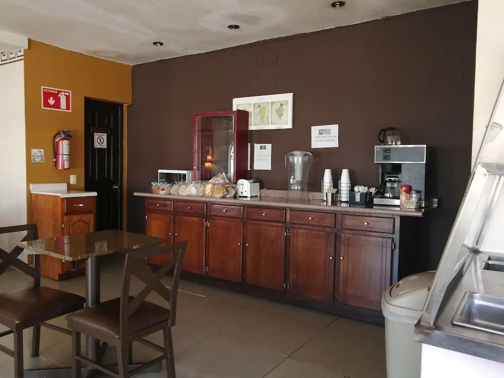 Hotel Express Inn