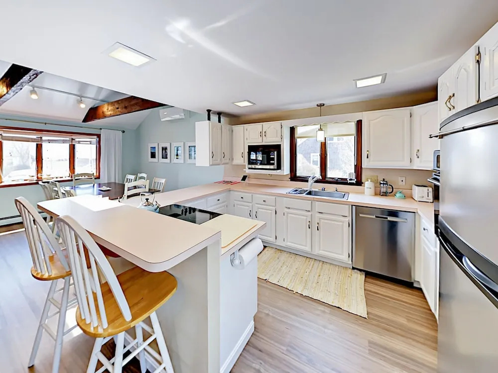 Charming Ocean View Beach House 4 Bedroom Home