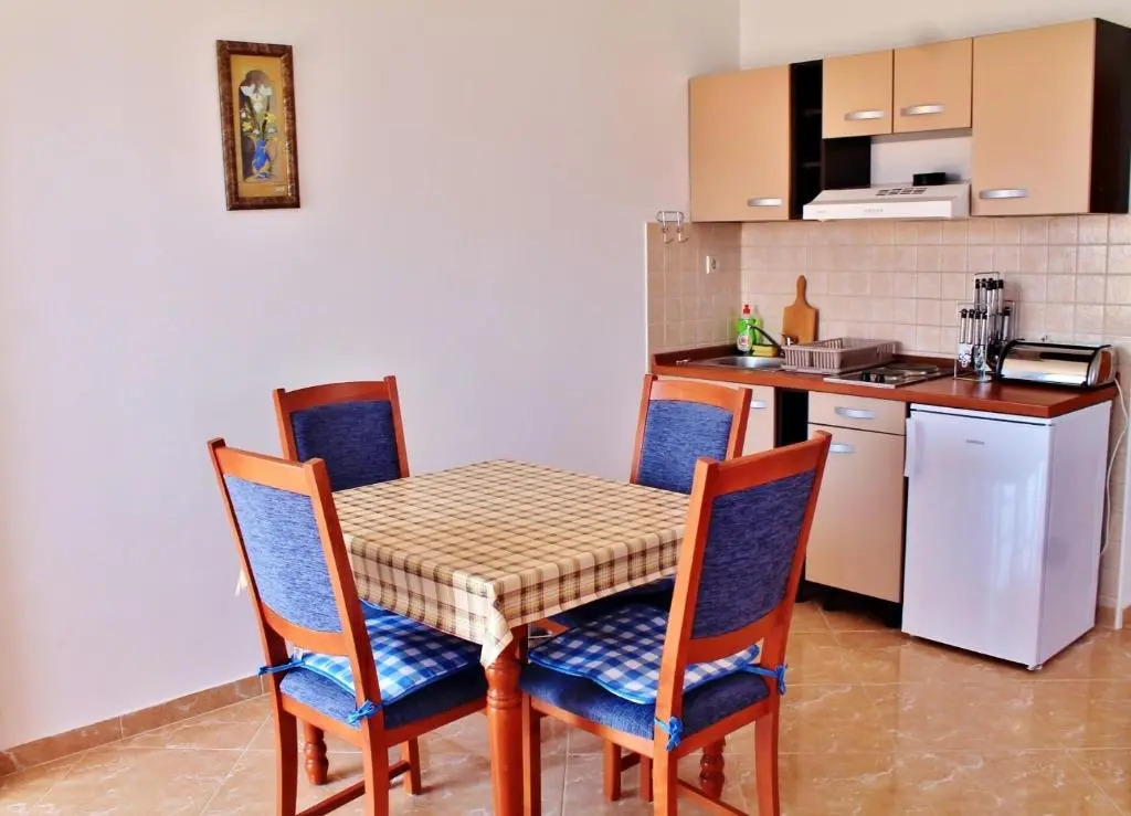 Apartments Gubo
