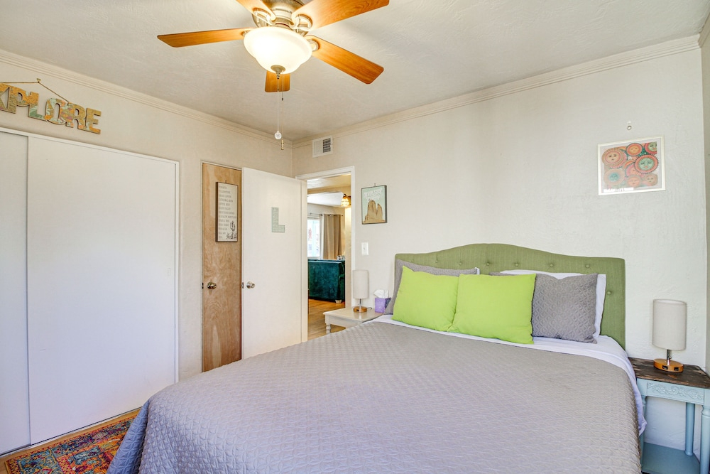 Dog-friendly Albuquerque Home: 1 Mi to U of NM!