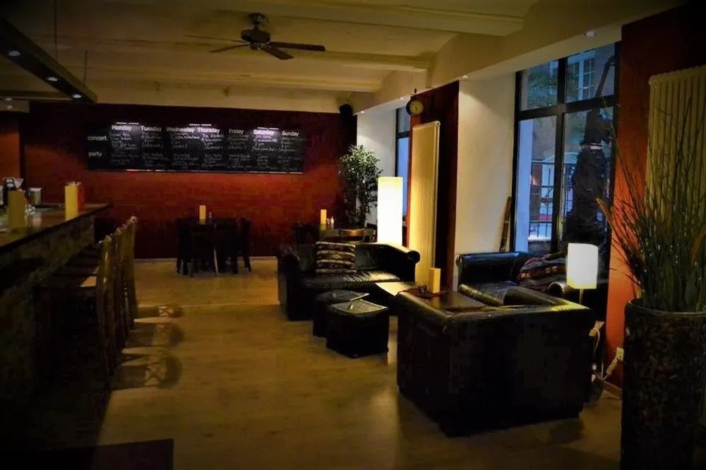 Singer109 Hostel, Hotel & Apartment