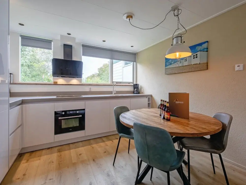 Cozy Holiday Home With hot tub on Texel