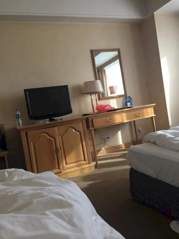 Maxcourt Hotel