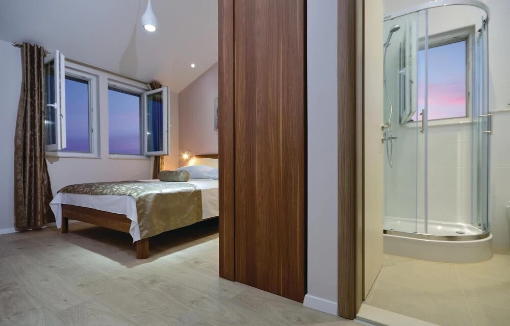 Beautiful Home In Veliko Brdo
