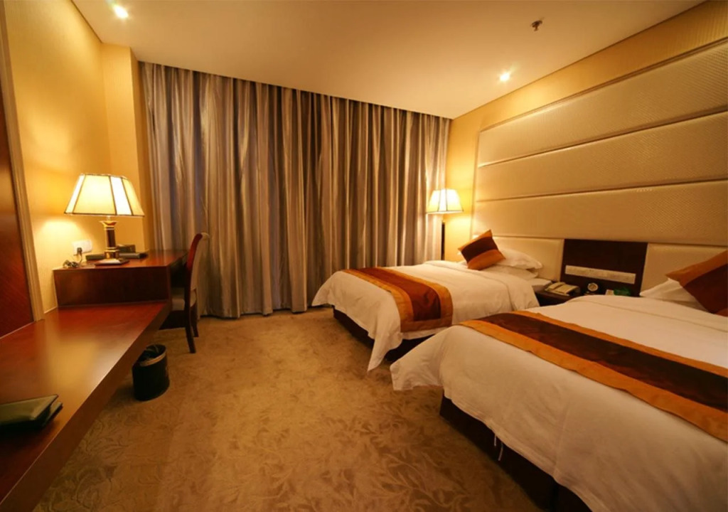 Golden Sun Commercial Hotel