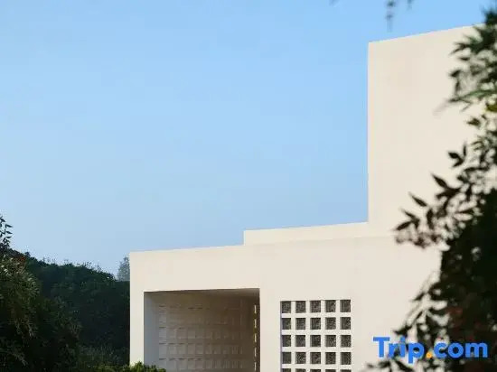 Nanjing Danxi · Zhenzhuquan Hot Springs Lakeside Mountain Lodge