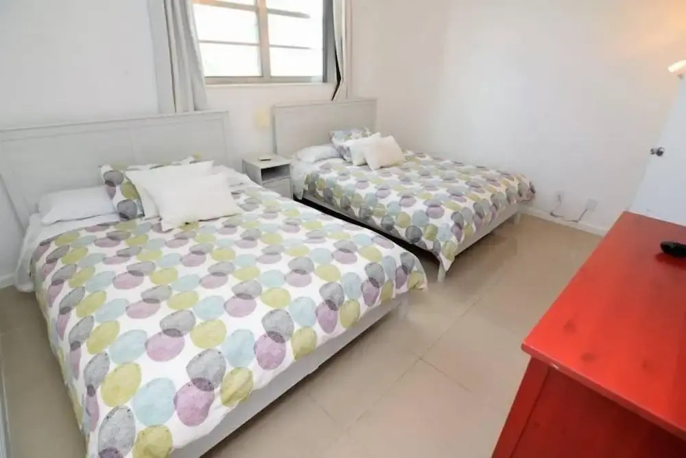 Hallandale Condo, Partial Ocean View Direct Beach and Pool Access Hollywood Beach