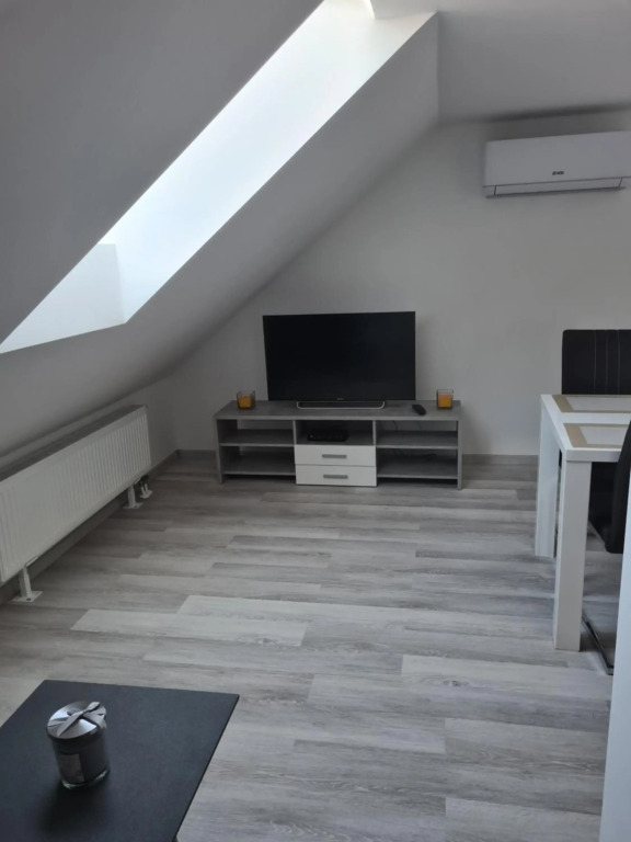 Rok Apartment